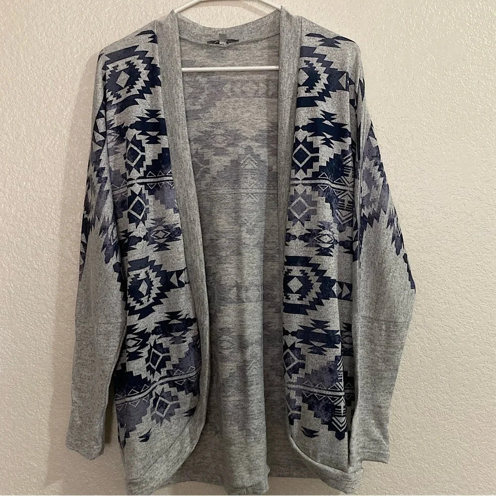NWOT Charlotte Russe Navy and Gray Aztec Pattern Cardigan